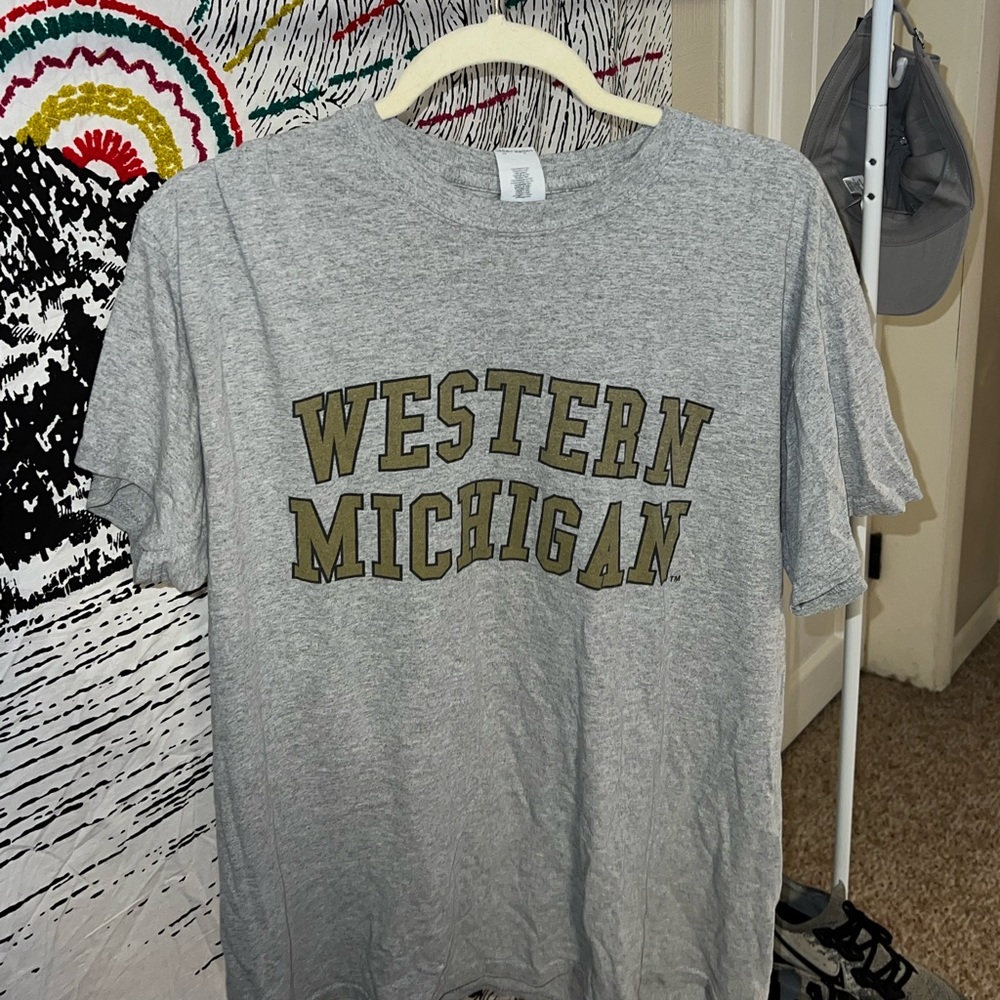 TWO VINTAGE WMU T SHIRTS SIZE LARGES